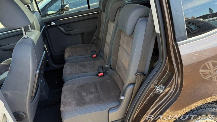 Volkswagen Touran 1.6TDi 77kW REZERVOVANO 2011