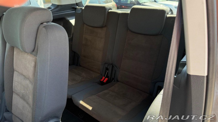 Volkswagen Touran 1.6TDi 77kW REZERVOVANO 2011