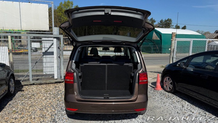 Volkswagen Touran 1.6TDi 77kW *7míst*DSG*Na 2011