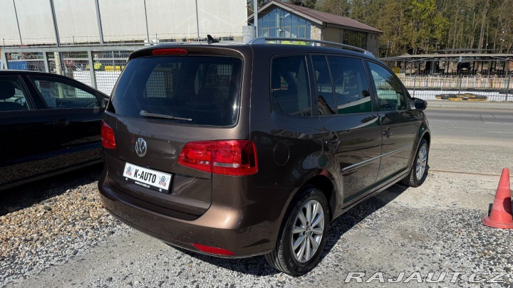 Volkswagen Touran 1.6TDi 77kW REZERVOVANO 2011