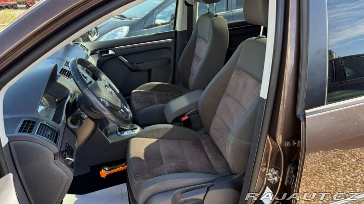 Volkswagen Touran 1.6TDi 77kW *7míst*DSG*Na 2011