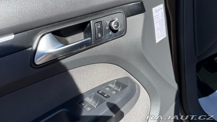 Volkswagen Touran 1.6TDi 77kW *7míst*DSG*Na 2011