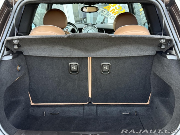 Mini Cooper 1,6i 88kW 50 REZERVACE 2010