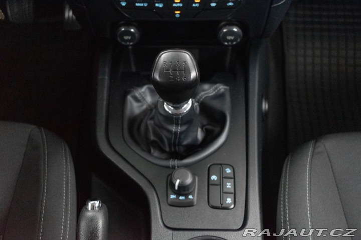 Ford Ranger 2.0 XLT*Naviják*4x4*TAŽNÉ 2020