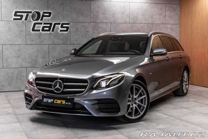 Mercedes-Benz E E 220d 4x4*AMG*AIR*TAŽNÉ* 2020