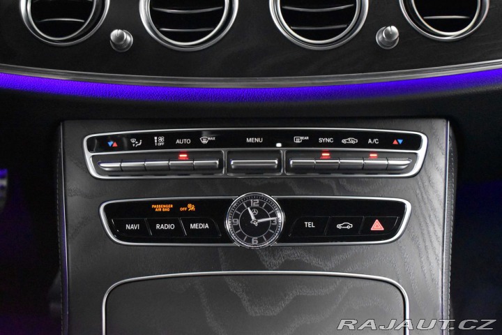 Mercedes-Benz E E 220d 4x4*AMG*AIR*TAŽNÉ* 2020