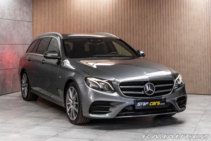 Mercedes-Benz E E 220d REZERVACE 2020