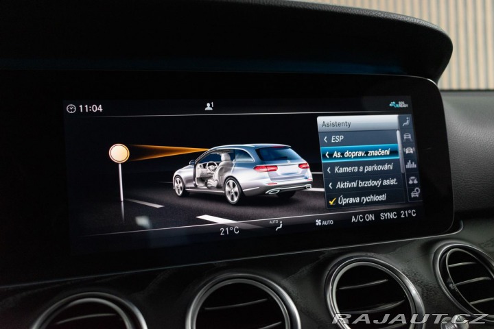 Mercedes-Benz E E 220d 4x4*AMG*AIR*TAŽNÉ* 2020