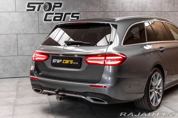 Mercedes-Benz E E 220d 4x4*AMG*AIR*TAŽNÉ* 2020