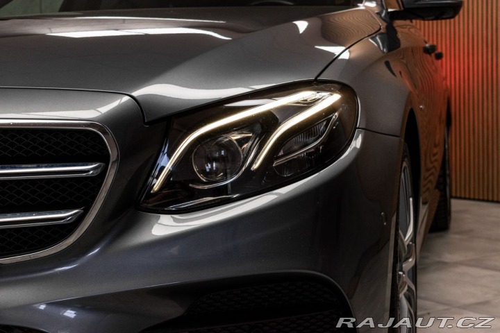 Mercedes-Benz E E 220d 4x4*AMG*AIR*TAŽNÉ* 2020