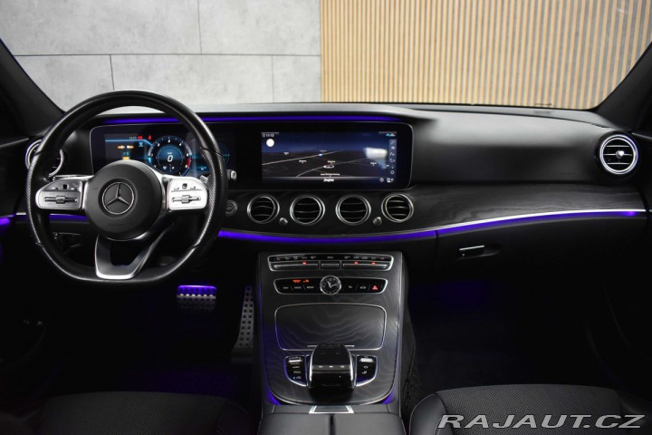 Mercedes-Benz E E 220d REZERVACE 2020