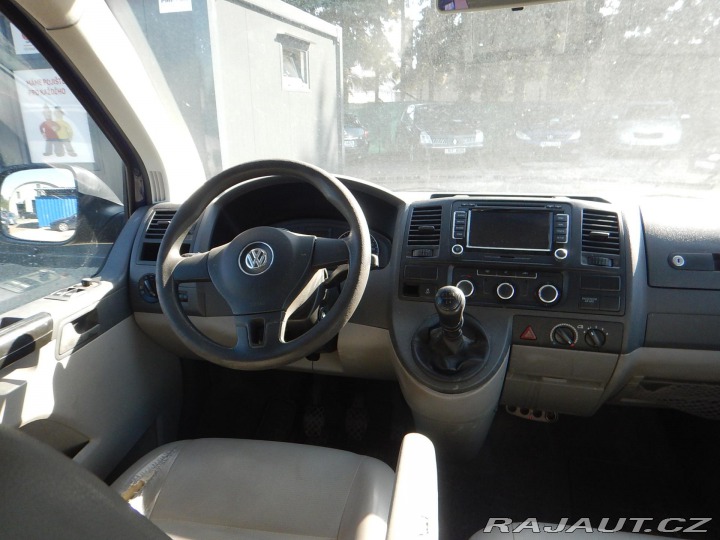 Volkswagen Transporter 2.0 TDI, KLIMA, 6 MÍST 2011