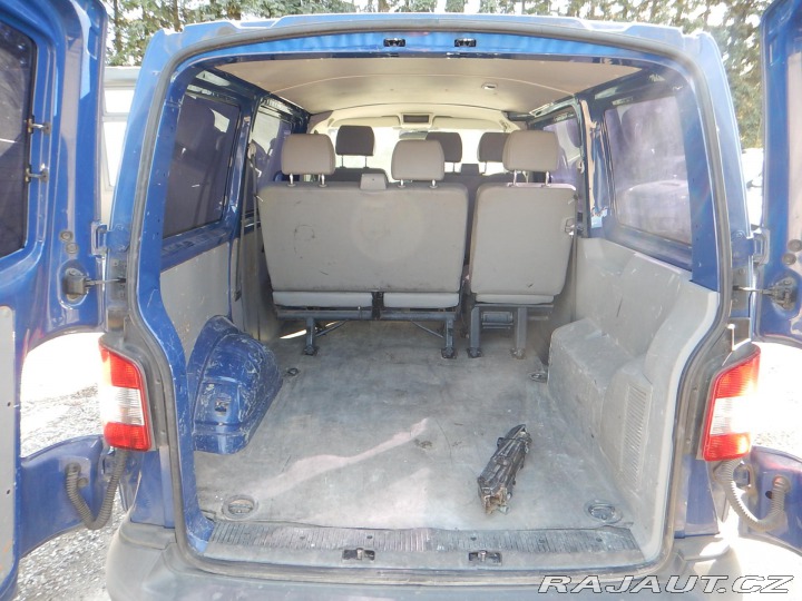 Volkswagen Transporter 2.0 TDI, KLIMA, 6 MÍST 2011