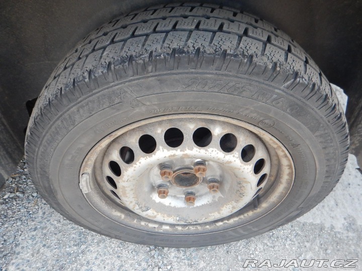 Volkswagen Transporter 2.0 TDI, KLIMA, 6 MÍST 2011