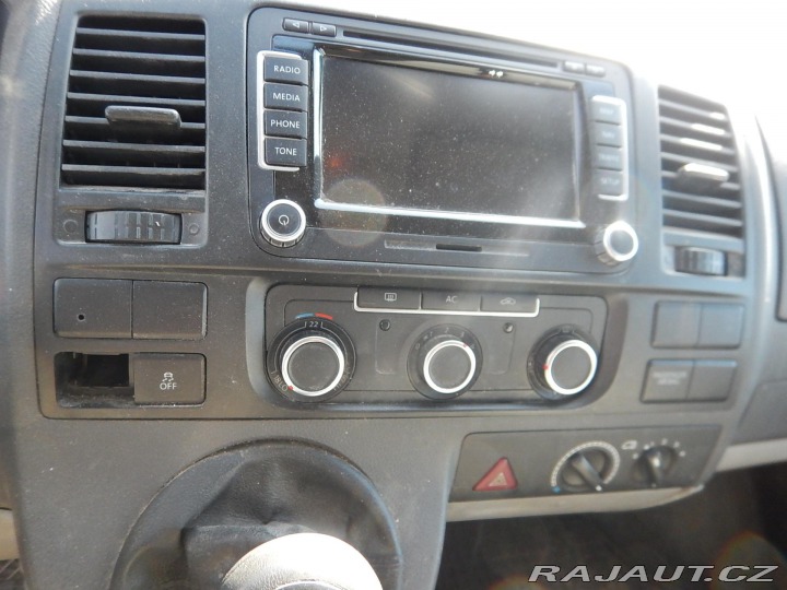 Volkswagen Transporter 2.0 TDI, KLIMA, 6 MÍST 2011