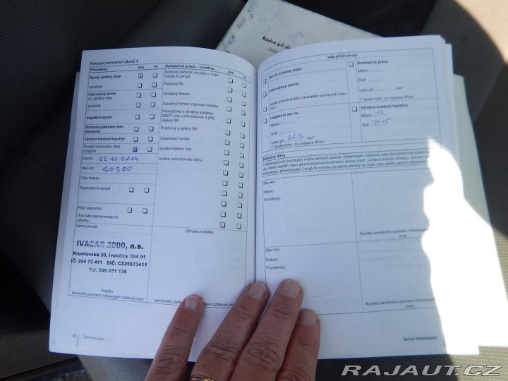 Volkswagen Transporter 2.0 TDI, KLIMA, 6 MÍST 2011