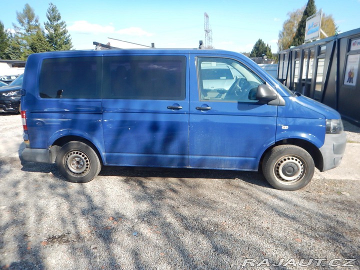 Volkswagen Transporter 2.0 TDI, KLIMA, 6 MÍST 2011