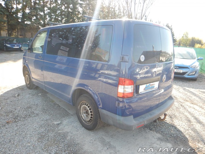 Volkswagen Transporter 2.0 TDI, KLIMA, 6 MÍST 2011
