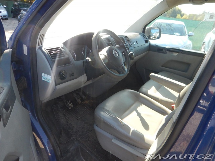 Volkswagen Transporter 2.0 TDI, KLIMA, 6 MÍST 2011