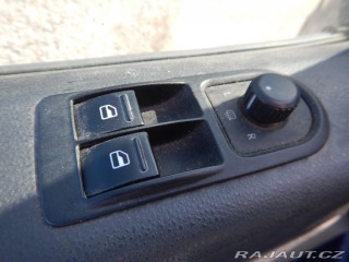 Volkswagen Transporter 2.0 TDI, KLIMA, 6 MÍST 2011