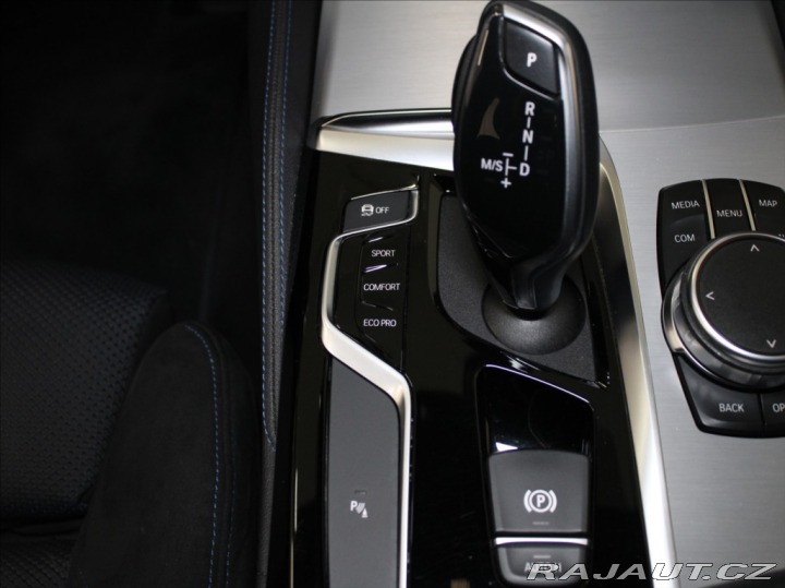 BMW 5 3,0 530xD M-Paket Paměť T 2018