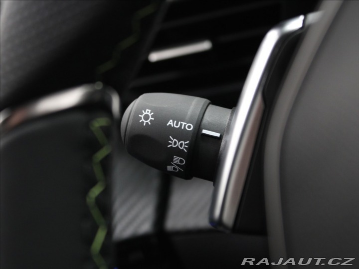 Peugeot 2008 1,2 Hybrid GT Alcant.NOVÝ 2025