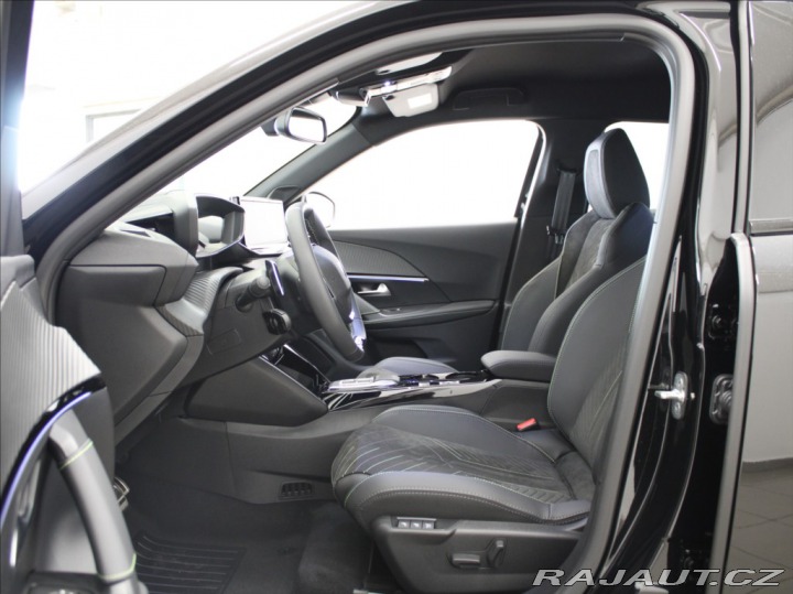 Peugeot 2008 1,2 Hybrid GT Alcant.NOVÝ 2025