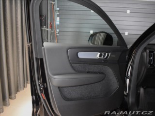 Volvo XC40 2,0 B4  Plus Black Editio 2026