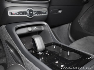 Volvo XC40 2,0 B4  Plus Black Editio 2026