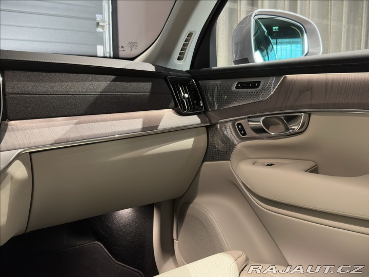 Volvo XC90 2,0 T8 Plus Bright 2026