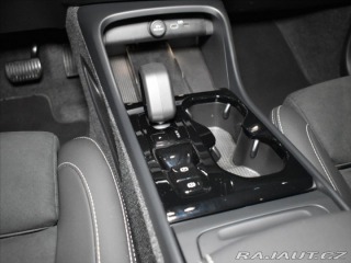 Volvo XC40 2,0 B4 Ultra Pano,BLIS,Be 2025