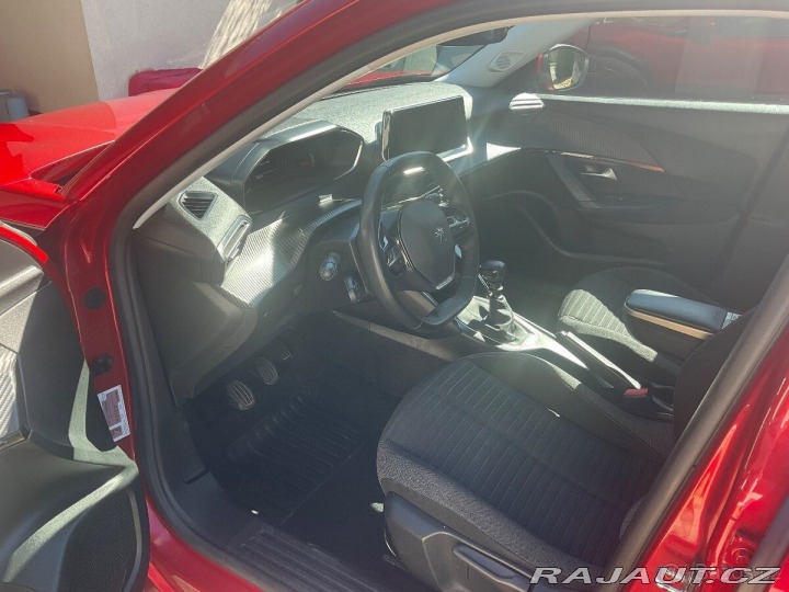 Peugeot 2008 1,2 1800