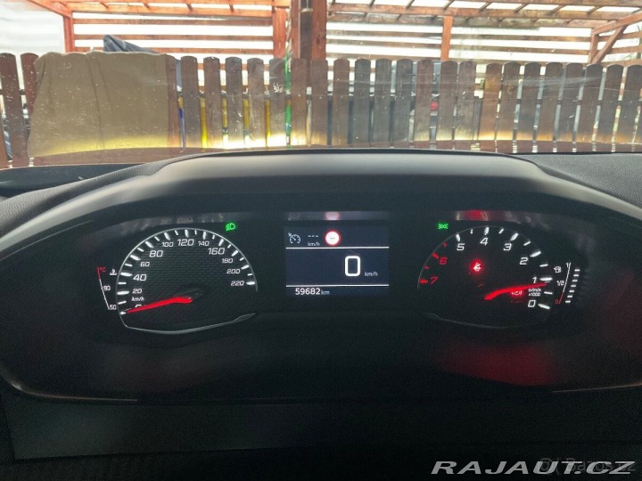 Peugeot 2008 1,2 1800