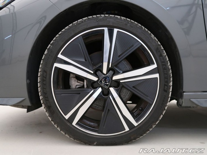 Peugeot 308 1.2PureTech,96kW,GT,AT8,N 2024