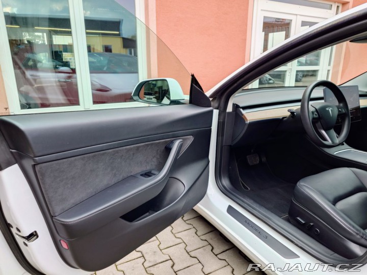 Tesla Model 3 Standard Range 208 kW 2021