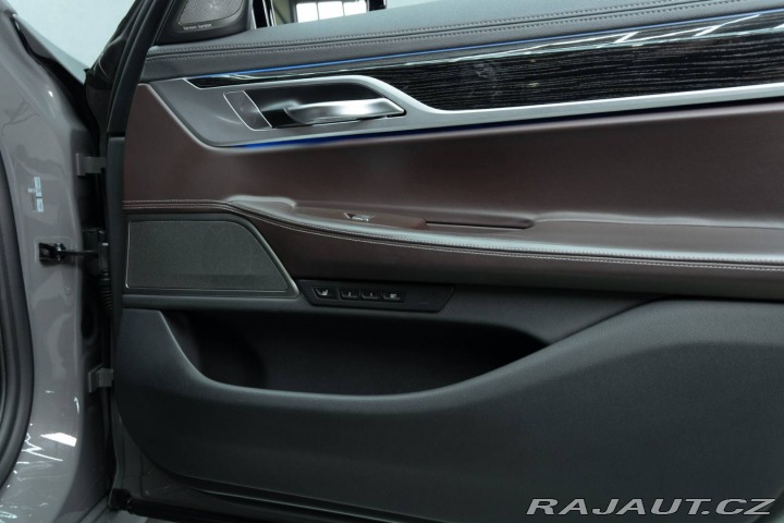 BMW 7 740d xDrive A/T 2019