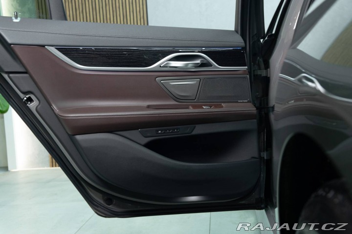 BMW 7 740d xDrive A/T 2019