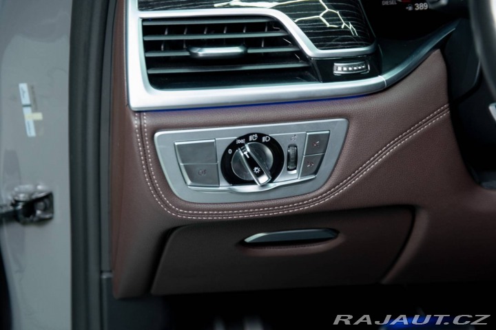 BMW 7 740d xDrive A/T 2019