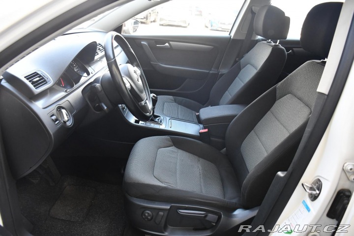 Volkswagen Passat 2.0TDi ČR VÝHŘEV PDC 2013
