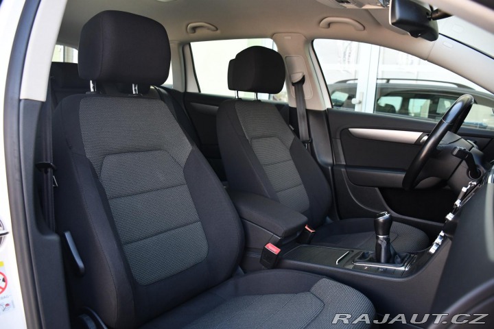 Volkswagen Passat 2.0TDi ČR VÝHŘEV PDC 2013