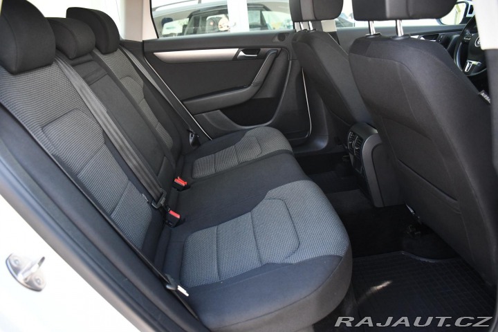 Volkswagen Passat 2.0TDi ČR VÝHŘEV PDC 2013