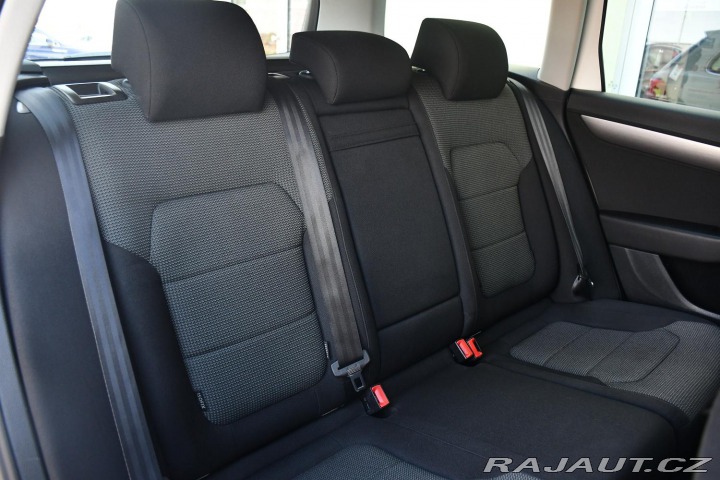 Volkswagen Passat 2.0TDi ČR VÝHŘEV PDC 2013