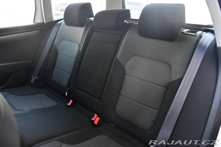 Volkswagen Passat 2.0TDi ČR VÝHŘEV PDC 2013