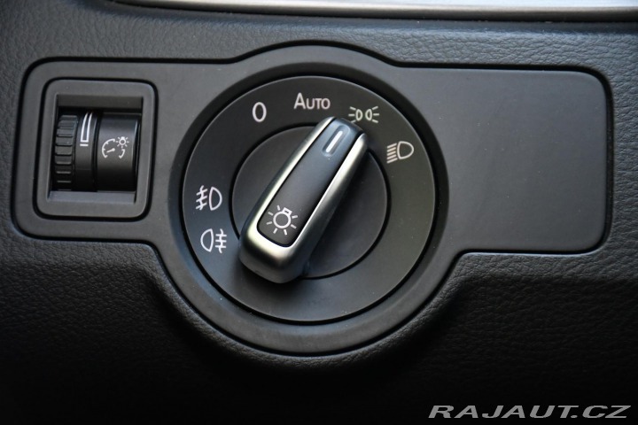 Volkswagen Passat 2.0TDi ČR VÝHŘEV PDC 2013