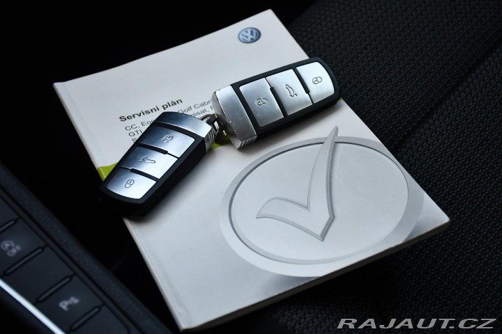Volkswagen Passat 2.0TDi ČR VÝHŘEV PDC 2013