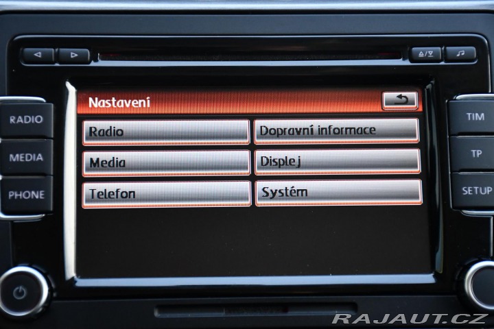 Volkswagen Passat 2.0TDi ČR VÝHŘEV PDC 2013