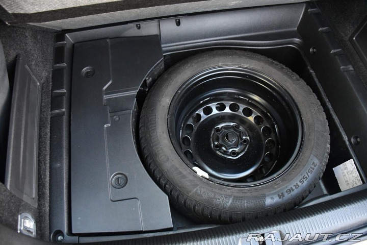 Volkswagen Passat 2.0TDi ČR VÝHŘEV PDC 2013