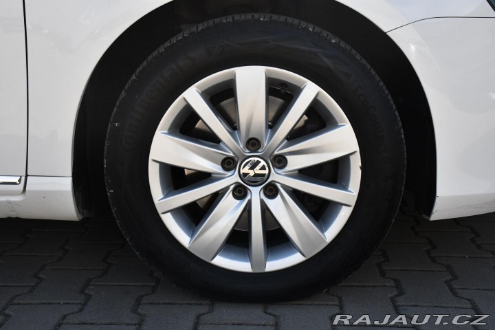 Volkswagen Passat 2.0TDi ČR VÝHŘEV PDC 2013