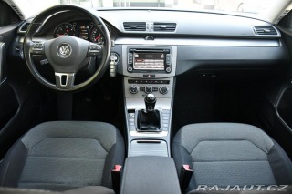 Volkswagen Passat 2.0TDi ČR VÝHŘEV PDC 2013