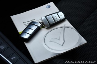Volkswagen Passat 2.0TDi ČR VÝHŘEV PDC 2013